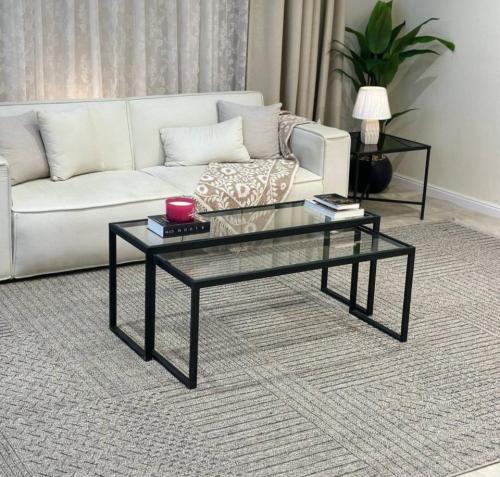 طقم طاولات ضيافة شكل مستطيل حديد اسود زجاج شفاف 2...