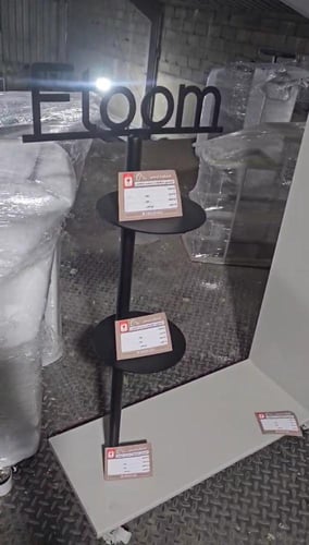 ستاند تعليق | كتابة الأسم حسب الطلب