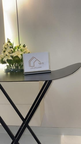 مدخل استقبال لون اسود