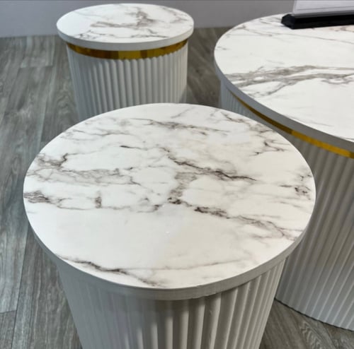 طقم طاولات مع 4 حبات خدمة