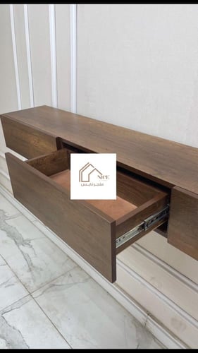 طاولة تلفزيون معلقة