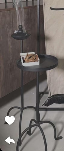 مبخرة مع طاولة جانبيه