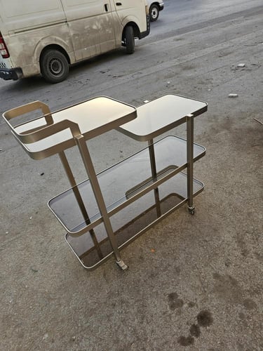 عربة تقديم لون شامباني