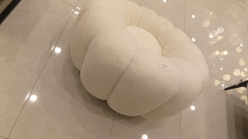 كرسي بوكليه أبيض