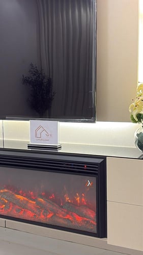 طاولة مع جهاز تدفئة