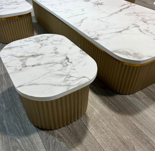 طقم طاولات مع 4 حبات خدمة