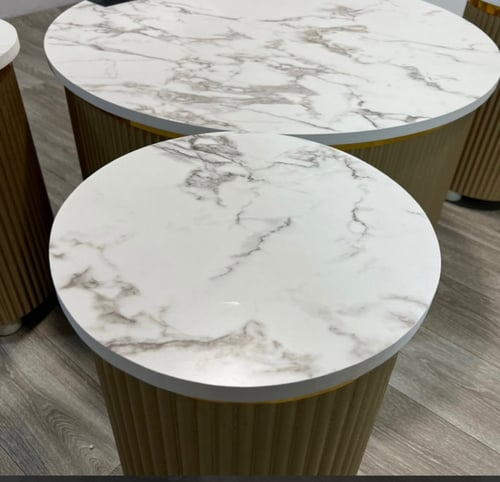 طقم طاولات مع 4 حبات خدمة