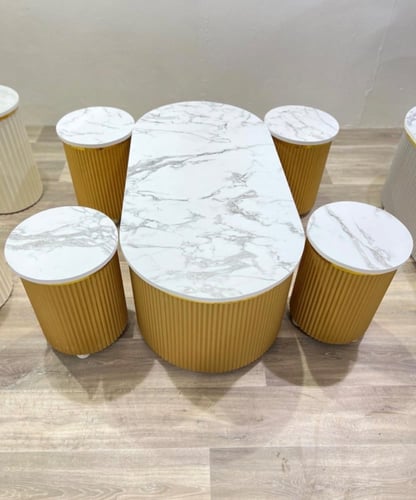 طقم طاولة مع 4 حبات خدمة