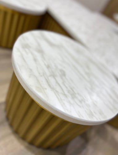 طقم طاولة مع 4 حبات خدمة