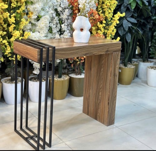 مدخل بني خشبي