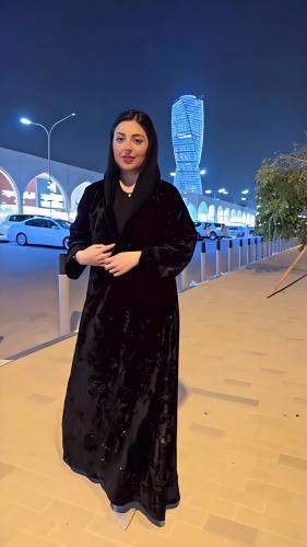 عباية لوناس مخمل