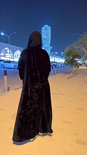 عباية لوناس مخمل