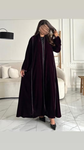 عباية مخمل مع قيطان قصة عادية ستريت