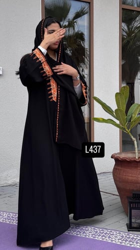 عباية كريب سبشل تطريز يدوي قصة عادية ستريت