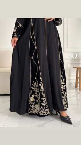 عباية كريب سبشل مع مخمل قصة عادية ستريت