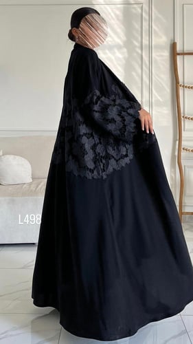 عباية كريب سبشل مع دانتيل قصة عادية ستريت