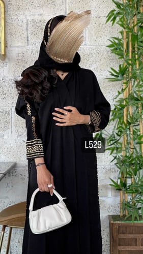 عباية كريب بلقيس تطريز يدوي قصة نص بشت