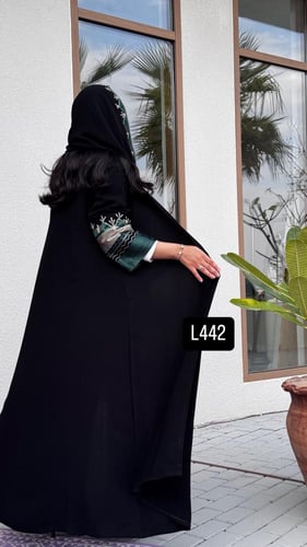 عباية كريب سبشل تطريز يدوي هاري قصة عادية ستريت