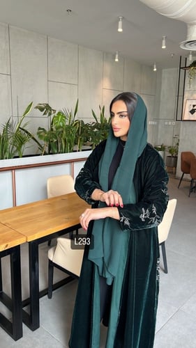 عباية مخمل تطريز كمبيوتر قصة عادية ستريت