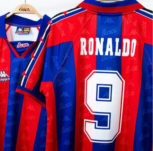تيشيرت النجم رونالدو برشلونة كلاسيك 1997