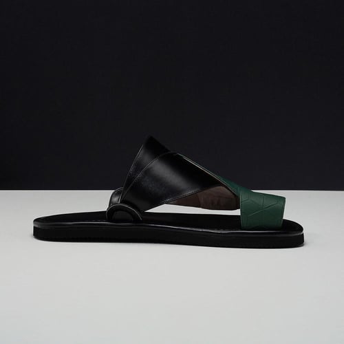 حذاء شرقي لون أخضر مربعات MK05