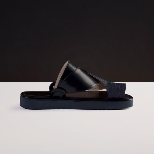 حذاء شرقي منقوش جلد الماني فخم لون كحلي تصميم فاخر...