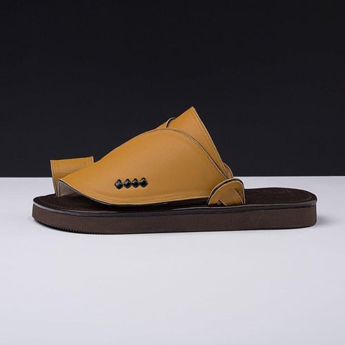 حذاء شرقي كلاسيكي لون أصفر MR325