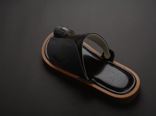 حذاء شرقي جلد ساق النعام طبيعي لون رصاصي بني