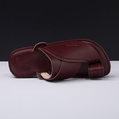 حذاء شرقي كلاسيكي لون عنابي