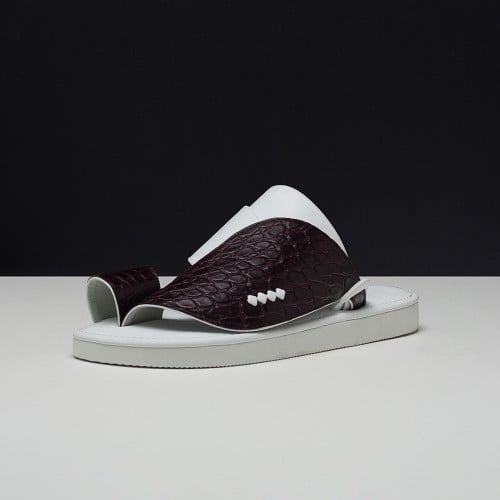 حذاء رجالي شرقي لون أبيض وعنابي