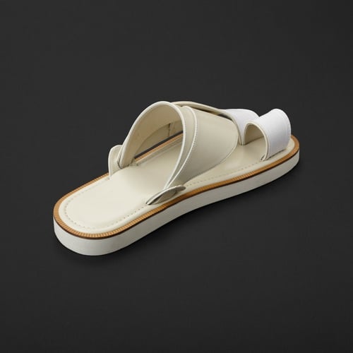 حذاء رجالي لون ابيض هلا سكري