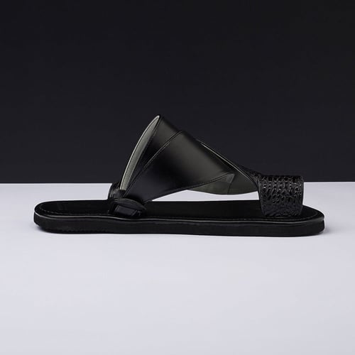 حذاء شرقي نقشة التمساح أسود MR325