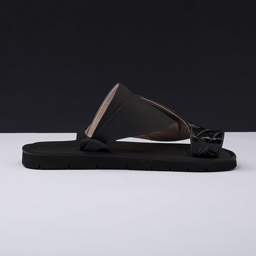 حذاء شرقي نقشة التمساح أسود مطفي