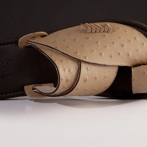 حذاء شرقي فاخر جلد طبيعي على نسق جلد النعام لون بي...