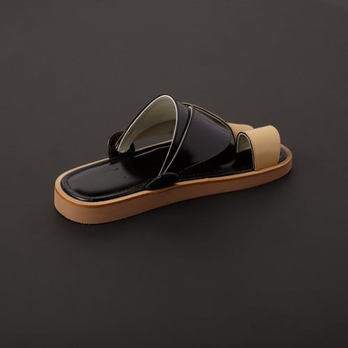 حذاء شرقي رجالي لون بيج بني