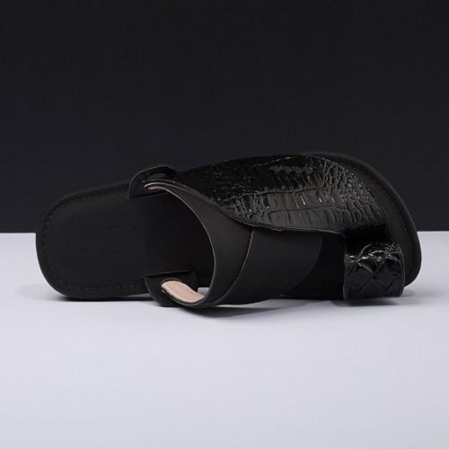 حذاء شرقي نقشة التمساح أسود مطفي