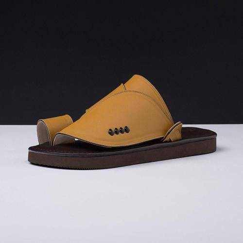 حذاء شرقي كلاسيكي لون أصفر MR325