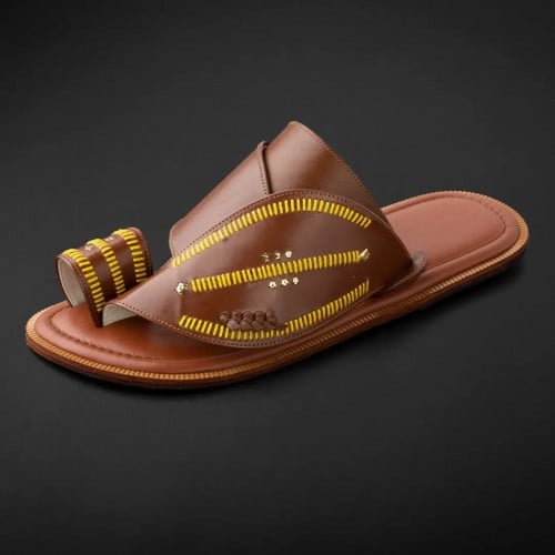 حذاء شرقي مطرز لون بني MS105