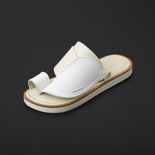 حذاء رجالي لون ابيض هلا سكري