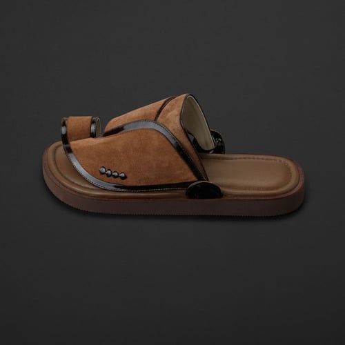 حذاء شرقي جلد طبيعي لون بني مخمل MS482