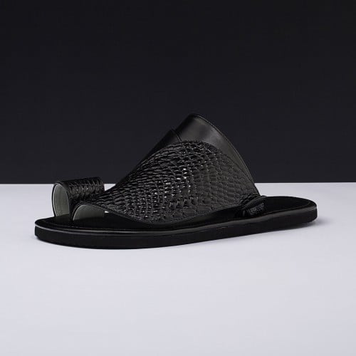 حذاء شرقي نقشة التمساح أسود MR325