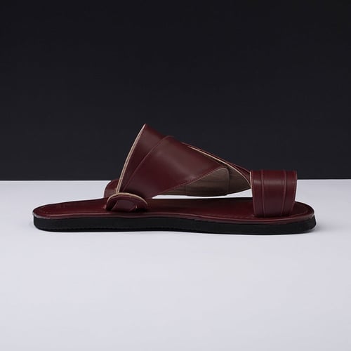 حذاء شرقي كلاسيكي لون عنابي