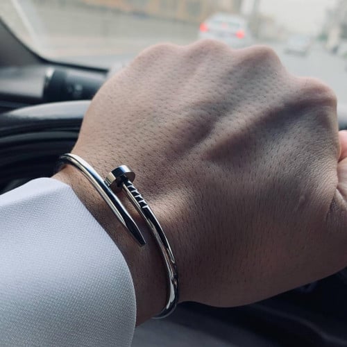 سواره كارتير مسمار عريض