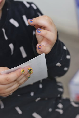 ستكر الاظافر