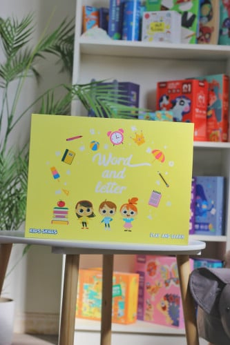 كلمة وحرف أصفر