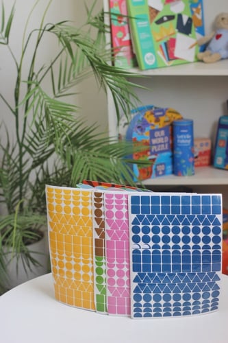 لوحة الاستيكرات المتصلة