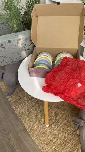 توزيعات أقواس الألوان