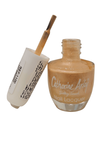 طلاء اظافر قطعة واحدة