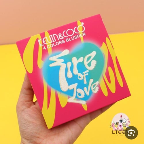 لوحة أحمر الخدود بأربعة ألوان