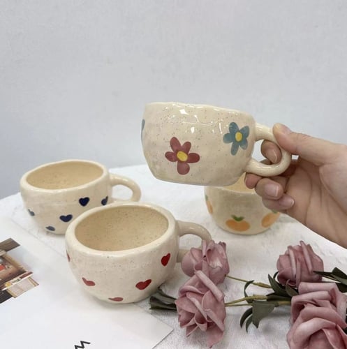 كوب سيراميك بطبعة "i need just coffee"